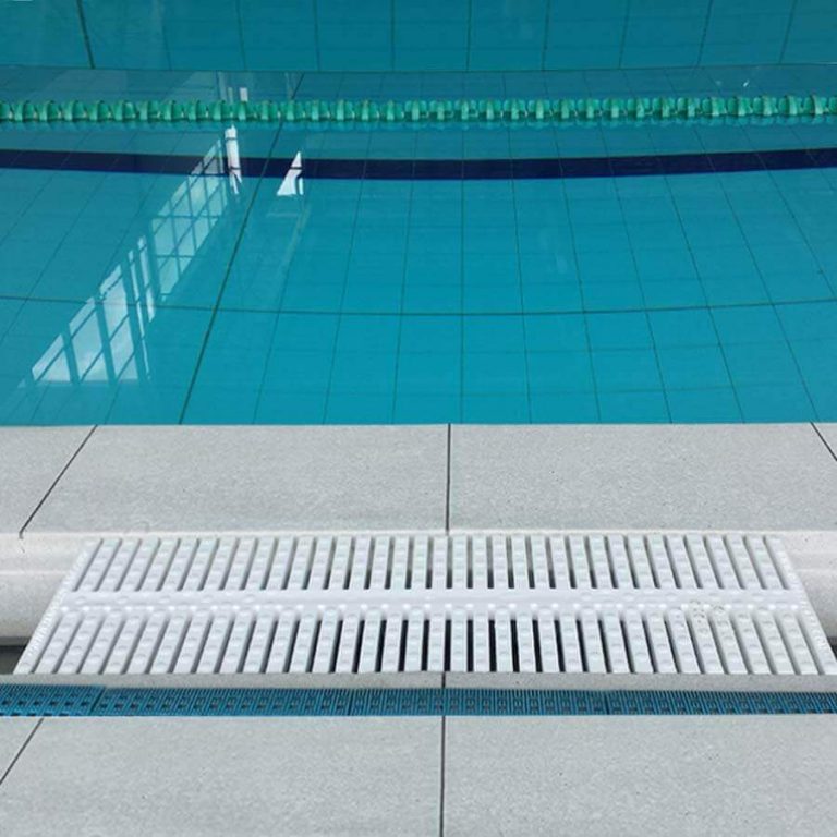 Rejilla Plástica para Piscina Perimetral Sobre Medidas • PBX: 489 13 09