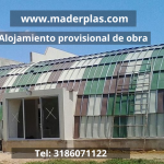 Campamentos y Puestos de Mando Maderplast: Soluciones Modulares y Prefabricadas para Todos los Sectores En Maderplast fabricamos y comercializamos campamentos modulares, puestos de mando, K-Span, y albergues en polipropileno y otros materiales de alta resistencia como fibra, plástico industrial, metal y madera plástica WPC. Somos líderes en prefabricados Colombia, brindando soluciones eficientes para obras civiles, infraestructura, minería, energía, emergencias humanitarias y más. Nuestra línea incluye: Campamentos modulares y campamentos prefabricados en polipropileno. Casas modulares y casa prefabricadas listas para instalación inmediata en zonas rurales o industriales. Fábrica de campamentos y alojamientos plásticos de alta durabilidad. Fábrica de albergues, puestos de operaciones y K-Span en polipropileno, fibra, metal o madera plástica WPC. K-Span plásticos, metálicos y en WPC, adaptables a cualquier terreno. Puestos de mando y operaciones móviles o fijos según el entorno de uso. Soluciones tipo prefabricado casa que integran confort, resistencia y fácil transporte. Nuestros campamentos y albergues industriales están diseñados para durar, con estructuras livianas pero robustas, adaptables a cualquier clima y necesidades logísticas. La versatilidad de nuestros productos permite implementar desde un puesto de mando táctico temporal hasta un complejo completo de viviendas modulares para proyectos a gran escala.